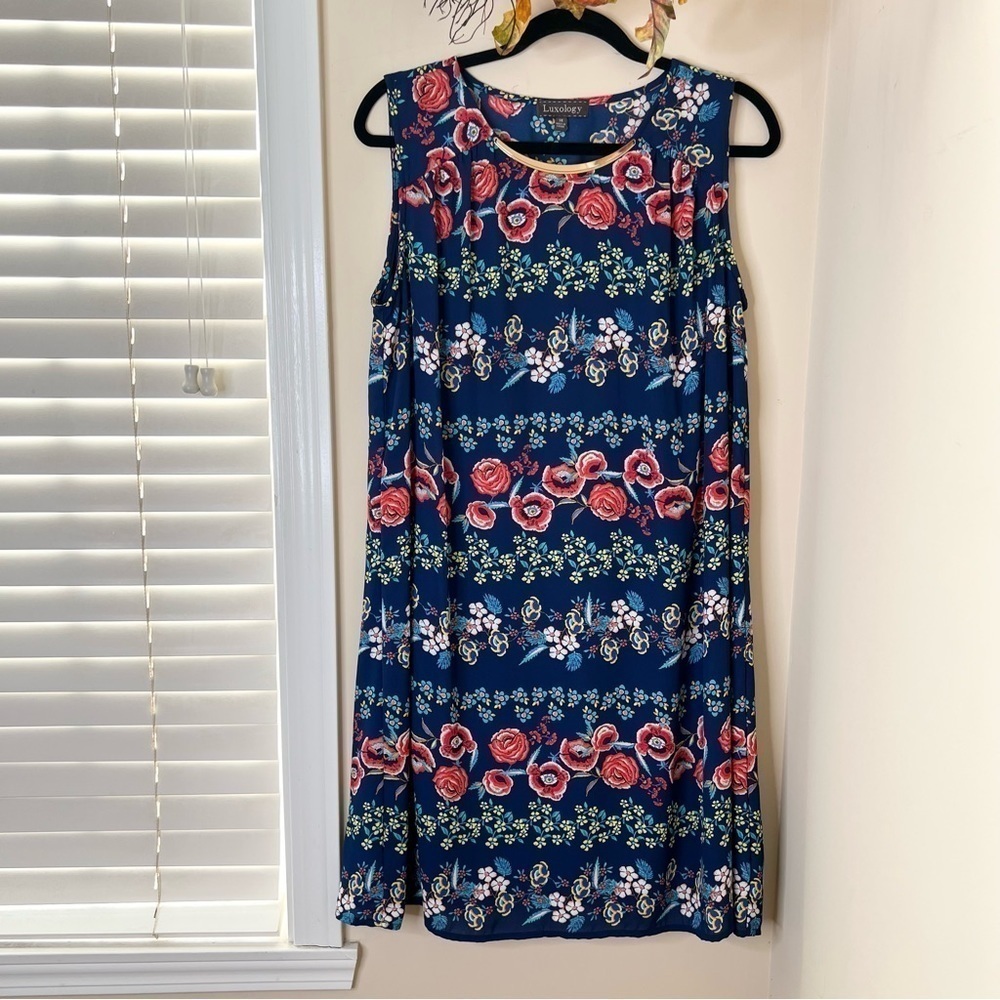 LUXOLOGY Navy Floral Shift Dress